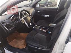 Chrysler 200